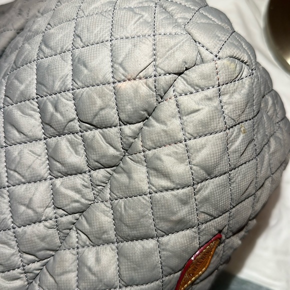 Mz Wallace gray bucket bag. Detachable straps with top handles. - Picture 4 of 14